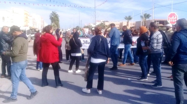 Tunisie – Kairouan : Des chômeurs bloquent la routent GP2