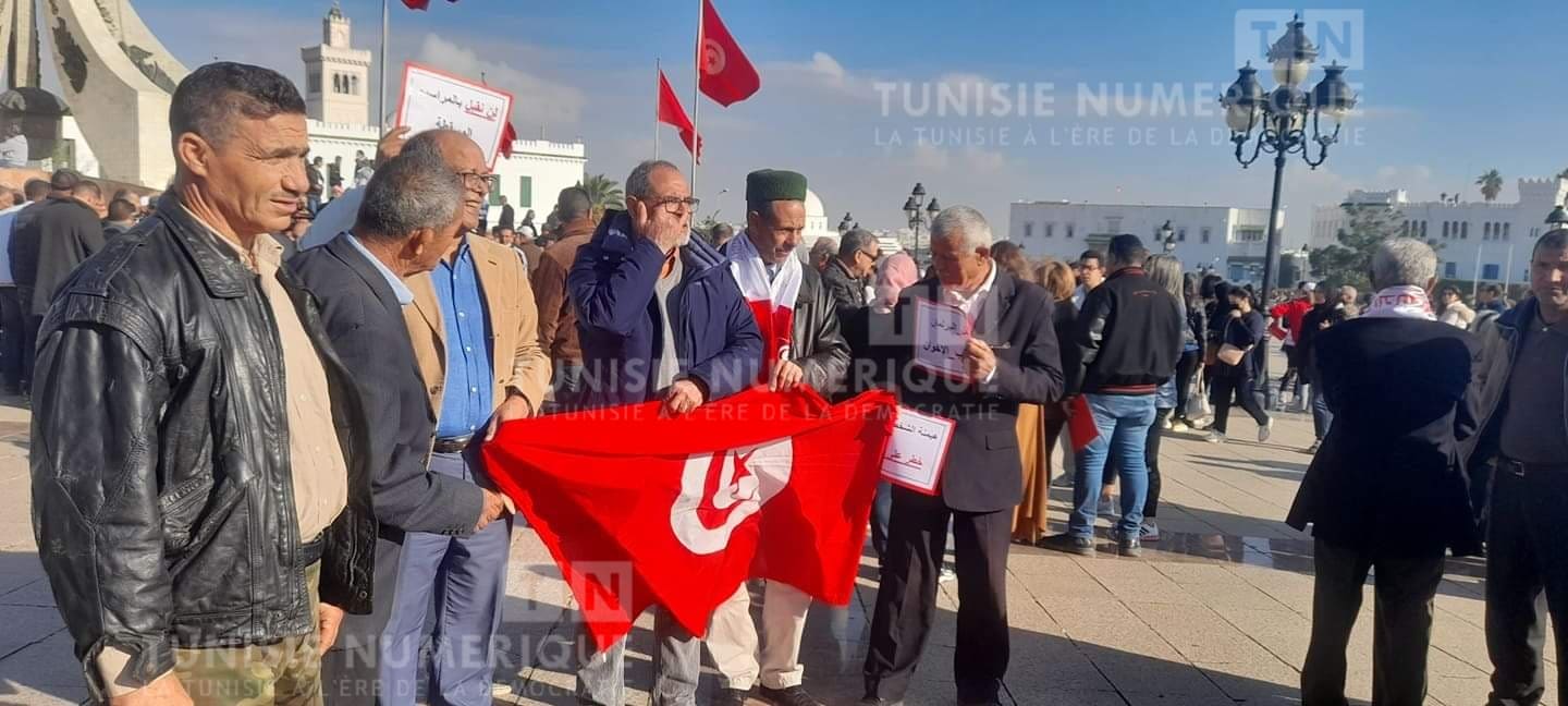 Tunisie: Environ 1000 manifestants à La Kasbah