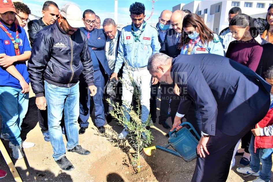 Kef [PHOTOS] : Le ministre du Tourisme supervise la célébration de la fête de l’arbre