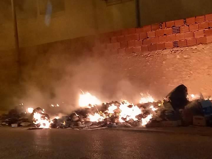 Sfax: Protestation nocturne suite à une rumeur relative à l’ouverture de la décharge d’El Guenna