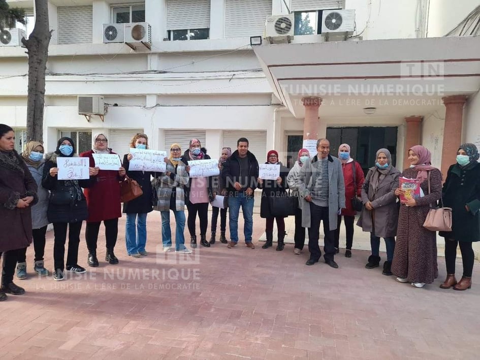 Béja: Les enseignants vacataires, exclus de l’accord du 8 mai protestent [Photos]