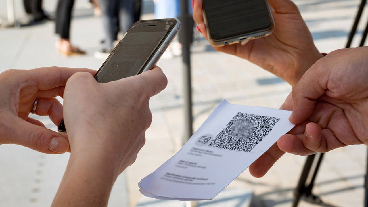 France : Le business juteux des faux pass sanitaires, des soignants impliqués