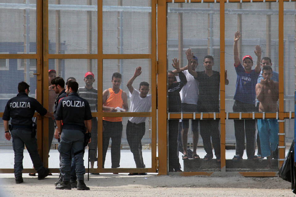 Karbai : 2465 Tunisiens se trouvent dans de centres de détention en Italie