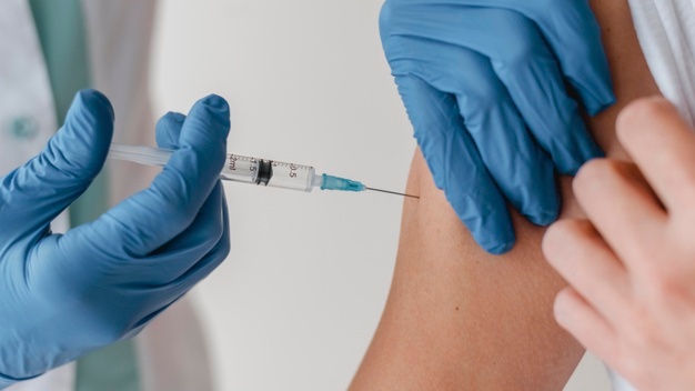 Risque d’une nouvelle vague en mois de mai: Hechmi Louzir appelle les citoyens à se faire vacciner contre le Covid