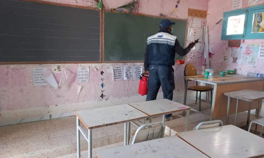 Ben Guerdene: Initiative citoyenne pour désinfecter un établissement scolaire [Photos]