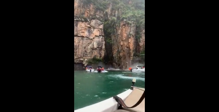 TERRIFIANT : VIDEO : Un pan de falaise se détache et écrase des bateaux de plaisance : Au moins six morts !