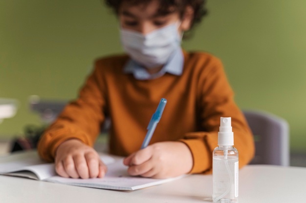 Contaminations en milieu scolaire: Le comité scientifique se réunit demain pour étudier les nouvelles mesures