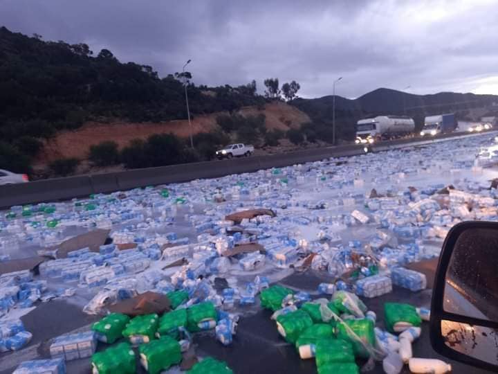 Autoroute A1: Perturbation du trafic à cause du dérapage d’un camion transportant du lait [Photos]