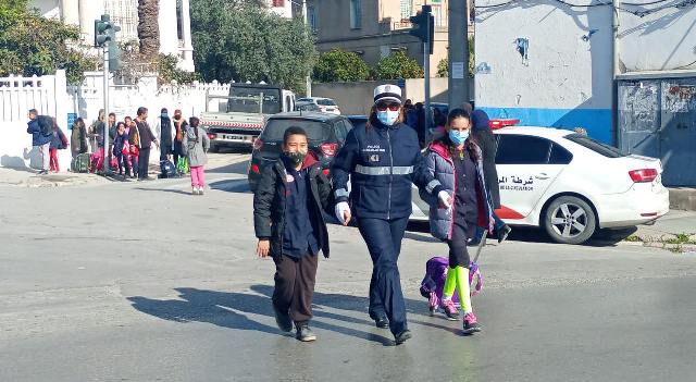 Tunisie – IMAGES : Le ministère de l’intérieur lance un programme de sécurisation des établissements scolaires