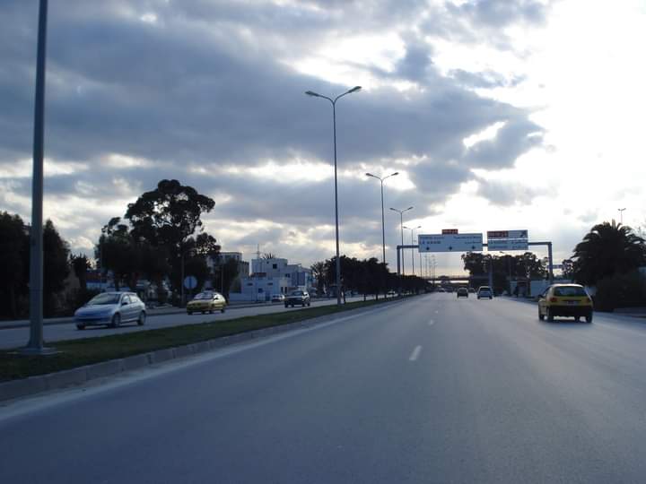 Tunisie : Déviation partielle du trafic au niveau de la route menant à la Marsa