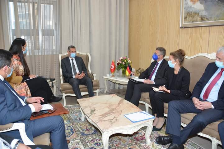 Le ministre de l’Intérieur reçoit l’ambassadeur d’Allemagne en Tunisie