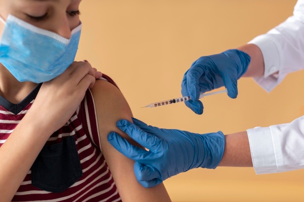 La vaccination des enfants de 5 à 12 ans sur la table du comité scientifique