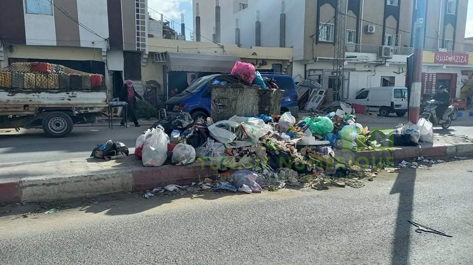 La ville de Gafsa submergée par les déchets à cause de la grève des agents municipaux [Photos]