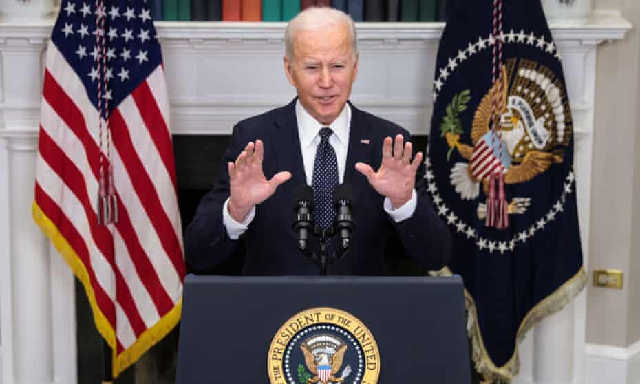 Joe Biden dénonce “l’attaque injustifiée” de la Russie contre l’Ukraine