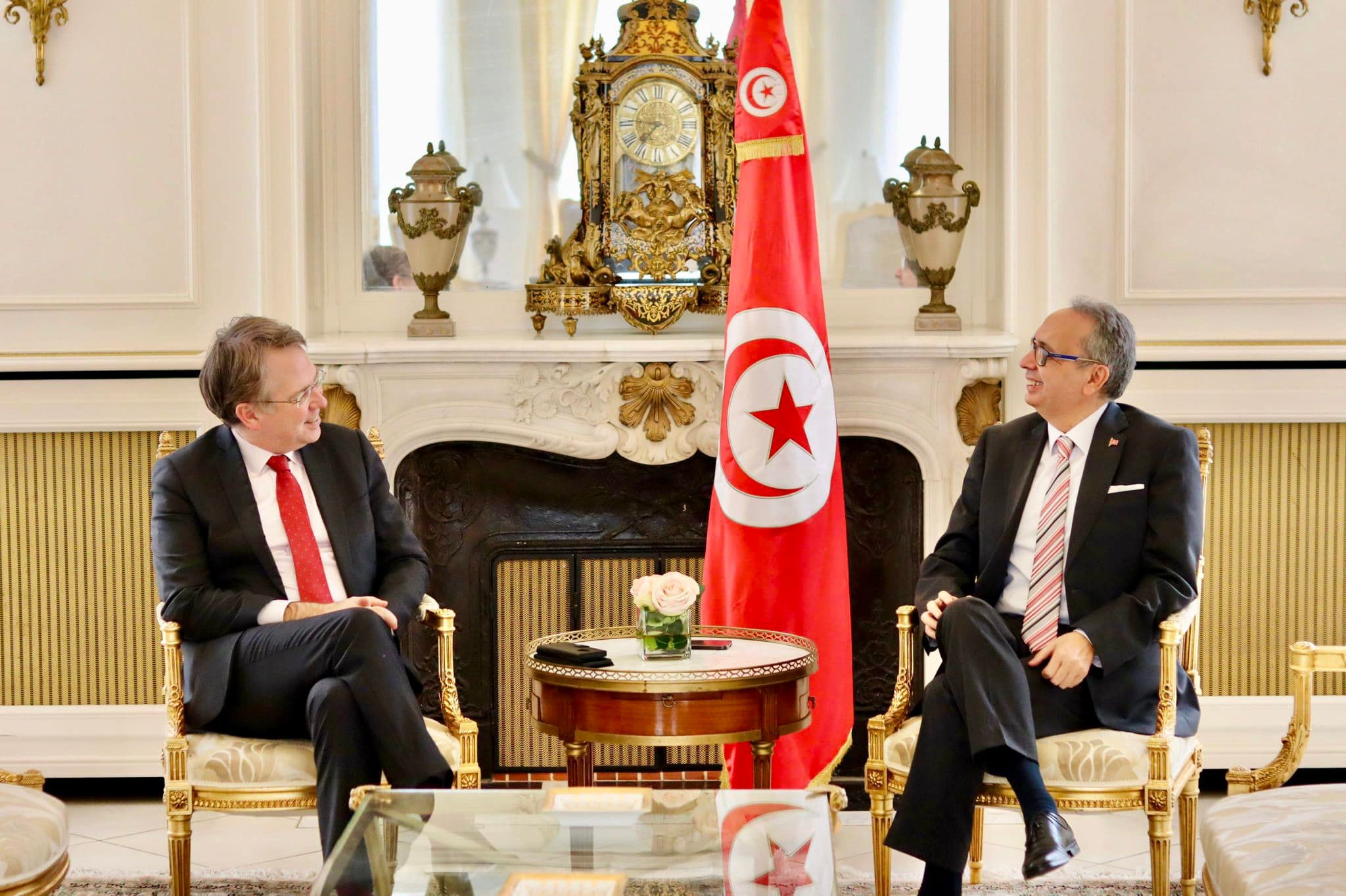 L’ambassadeur de Tunisie en France s’entretient avec le conseiller diplomatique d’Emmanuel Macron
