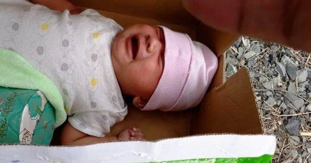 Tunisie – Aïn Draham : Un bébé de 30 jours abandonné dans un carton en bord de route