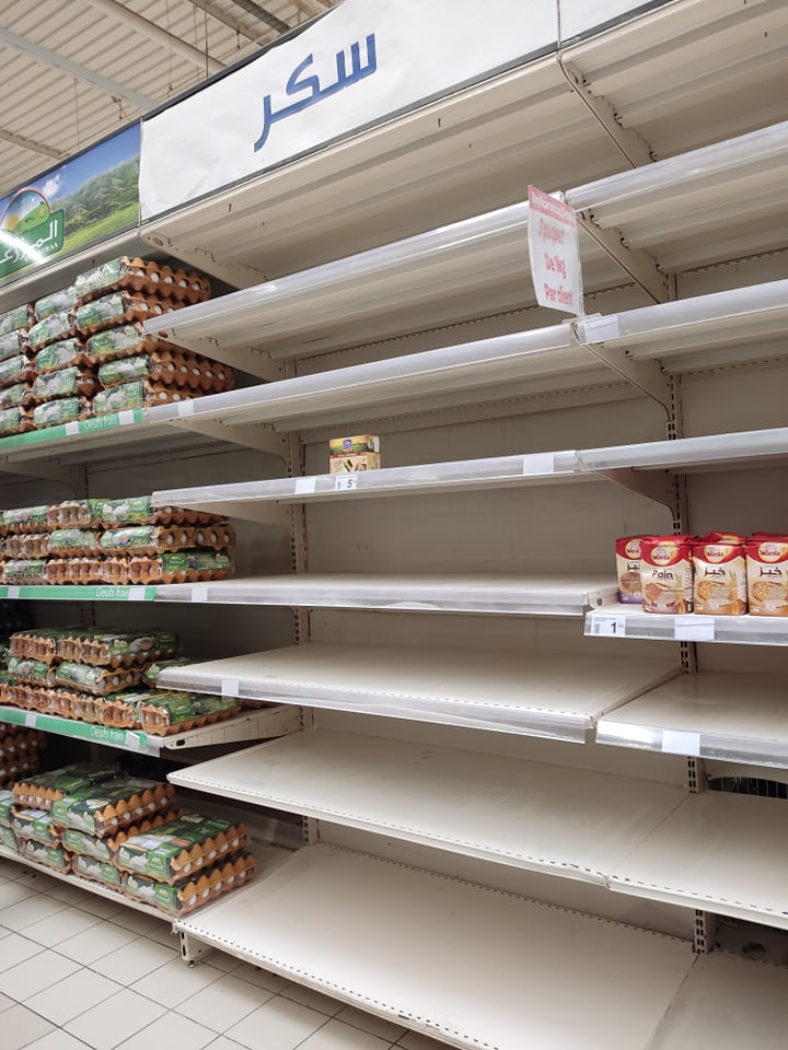 Photo du jour : Des étalages vides dans un supermarché !