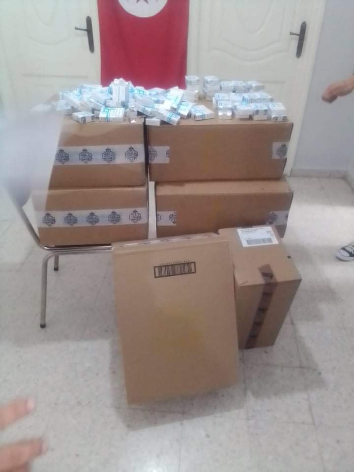 Béja: Saisie de quantités de paquets de cigarettes d’une valeur de 35 mille dinars [Photos]
