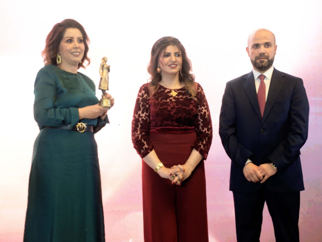 La journaliste Tunisienne Imen Bahroun reçoit le prix « Atwar Bahjat » en Iraq