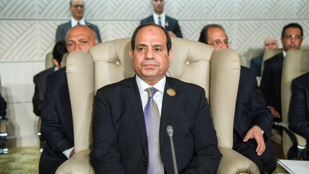Al-Sissi dépense pour soulager les Égyptiens, les Tunisiens en rêvent