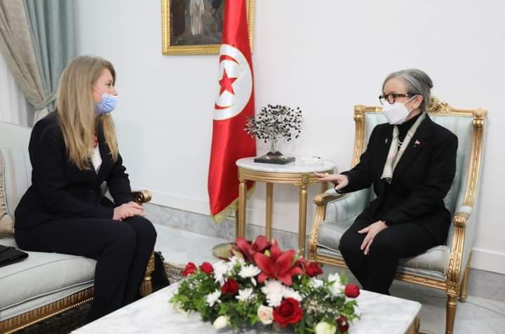 Tunisie : Najla Bouden reçoit l’ambassadrice du Royaume-Uni en Tunisie