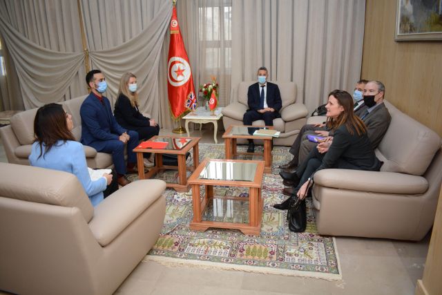 Taoufik Charfeddine s’entretient avec l’ambassadrice de Grande-Bretagne en Tunisie