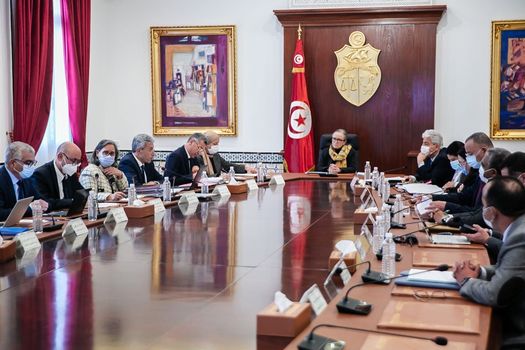 Tunisie [PHOTOS] : Mesures gouvernementales urgentes pour relancer l’économie
