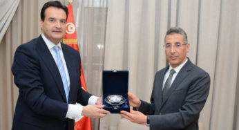 Tunisie [PHOTOS] : Le développement du travail de sécurité, au cœur d’une réunion entre le ministre de l’Intérieur et de l’ambassadeur de Turquie