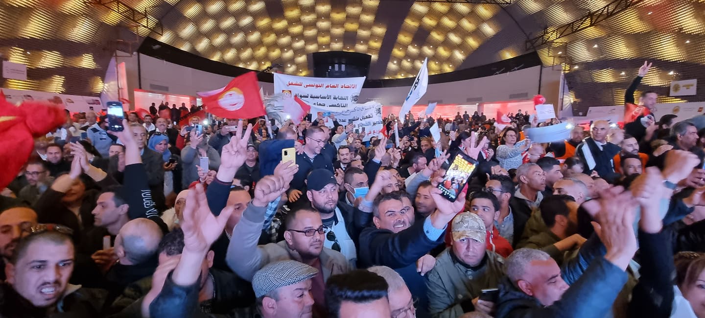 Participation intense à la réunion des professionnels du secteur du transport en présence de Noureddine Taboubi