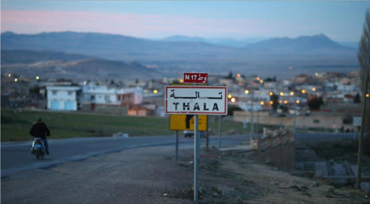 Un épais brouillard s’abat sur la ville de Thala