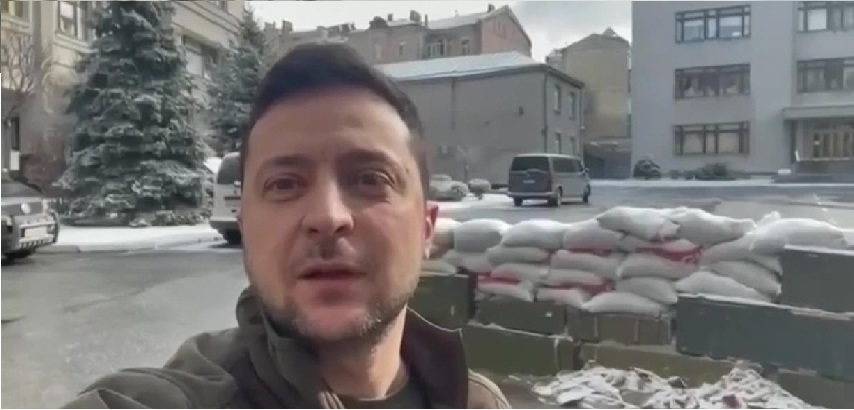 Guerre en Ukraine : Zelenski appelle à l’arrêt des hostilités et aux pourparlers