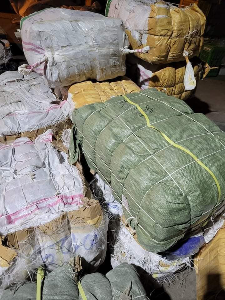 Douane: Mise en échec d’une tentative de vente en contrebande de prêt-à-porter (photos)