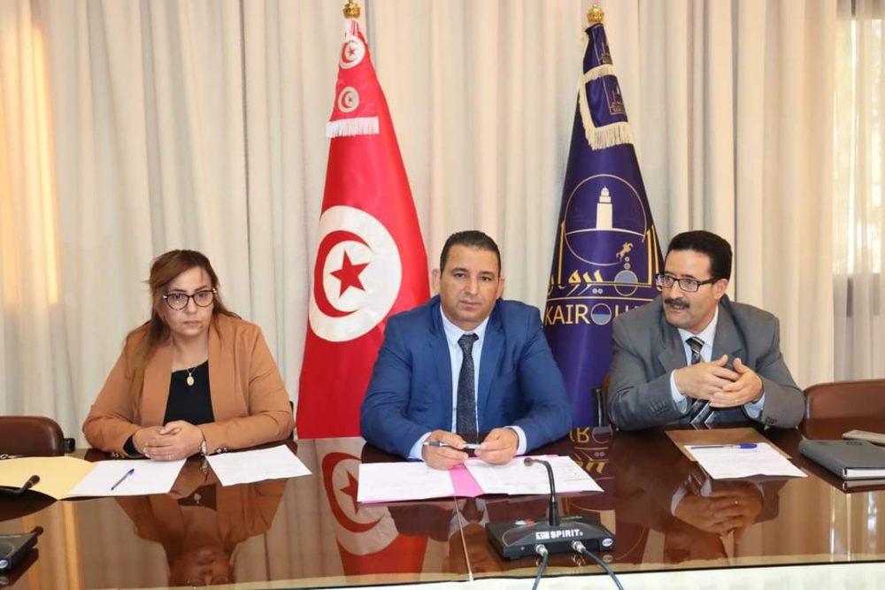 La lutte contre la mendicité au cœur d’une réunion à Kairouan