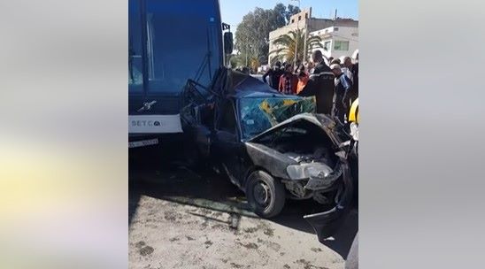 Tunisie – VIDEO : Un grave accident de la route implique trois voitures, un bus et un taxi collectif