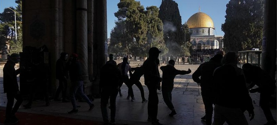 27 palestiniens blessés dans des affrontements à la mosquée Al Aqsa