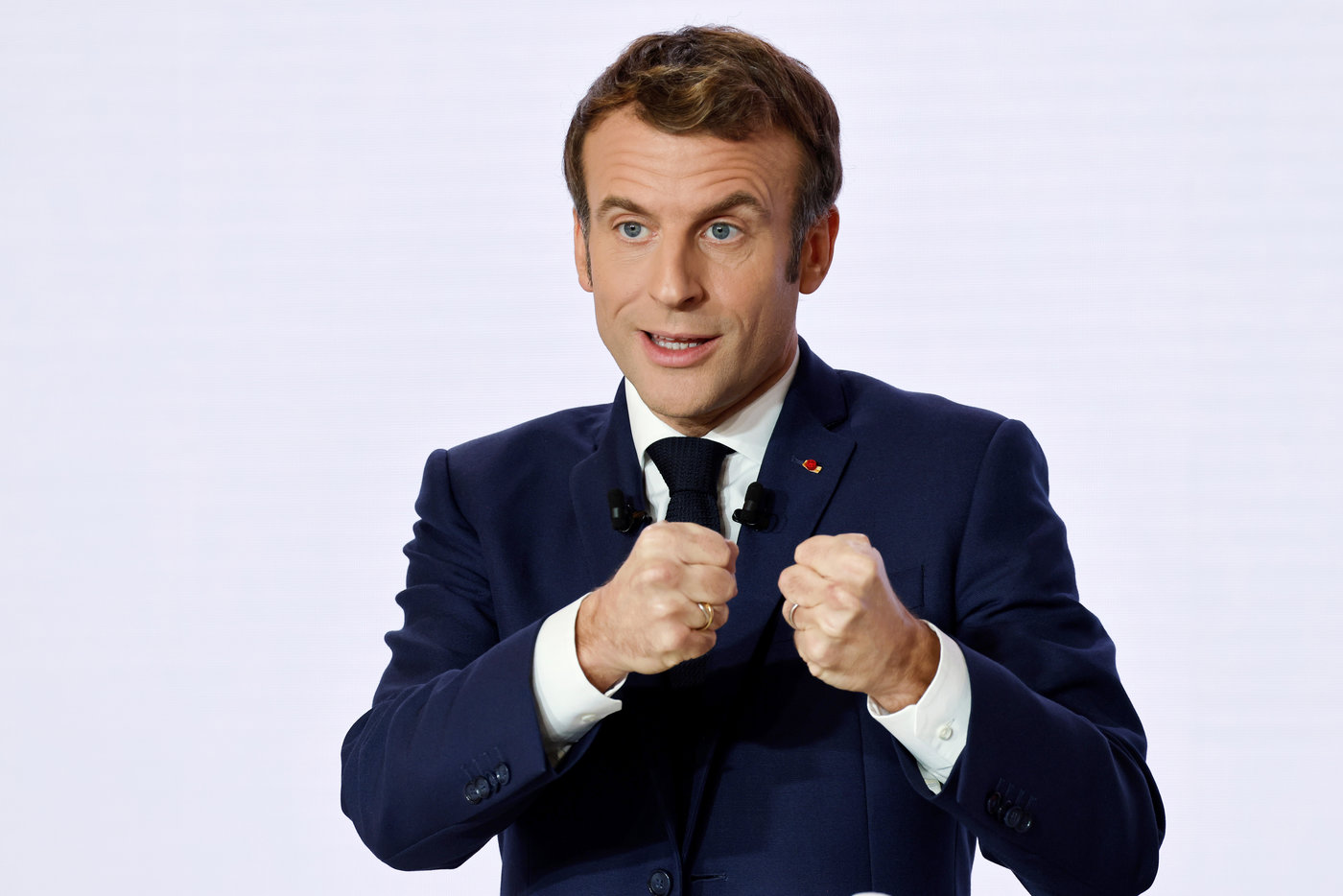 France : Macron dissout le corps diplomatique au nom de la rationalisation, ça fait grand bruit