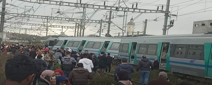 Tunisie – VIDEO : Déraillement du train de la banlieue sud