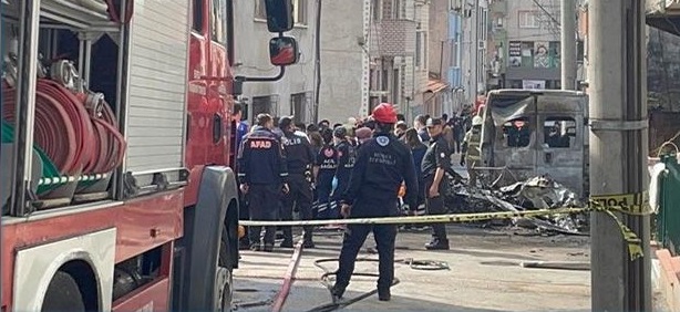 Turquie : Un avion s’écrase entre les maisons à Bursa