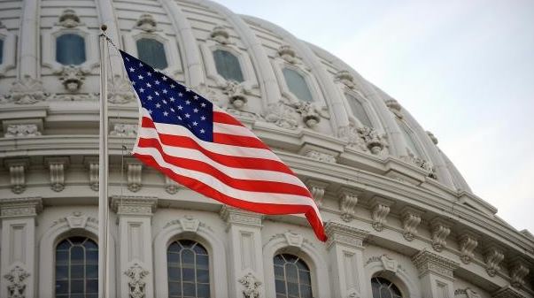 Des sénateurs américains condamnent la dissolution du Parlement et pointent un retour en arrière