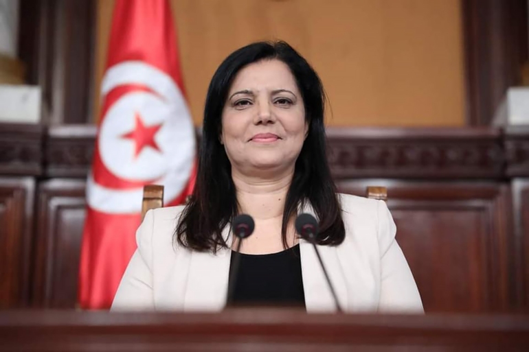 Samira Chaouachi: Les députés continueront à tenir les séances plénières