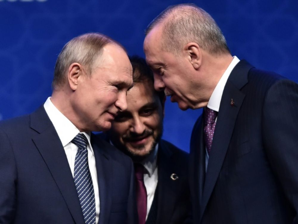 Erdogan rend un immense service à Poutine : il barre la route de l’OTAN…