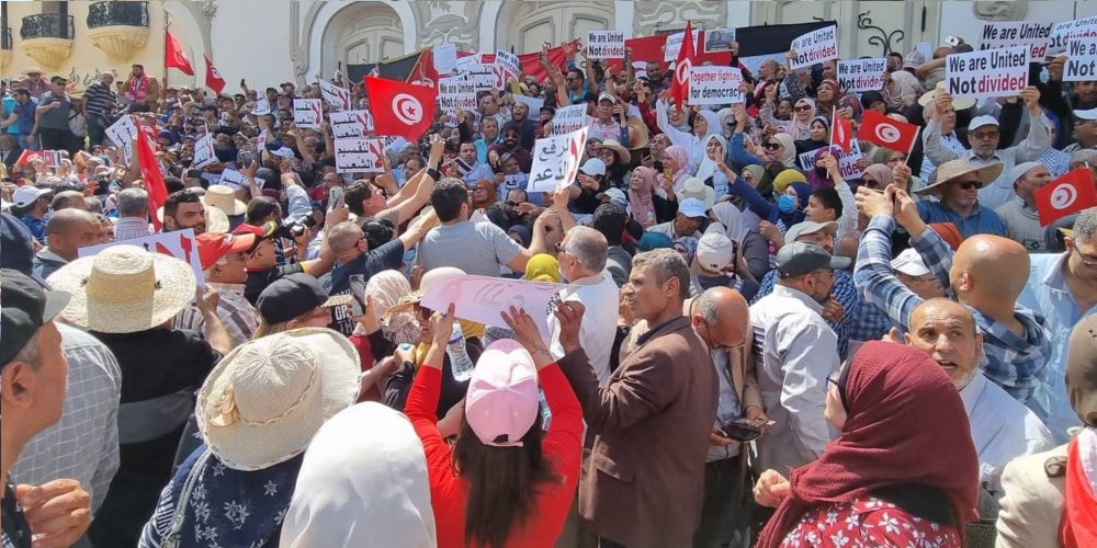 Tunisie – Des chiffres contradictoires concernant la participation à la marche de « citoyens contre le putsch »