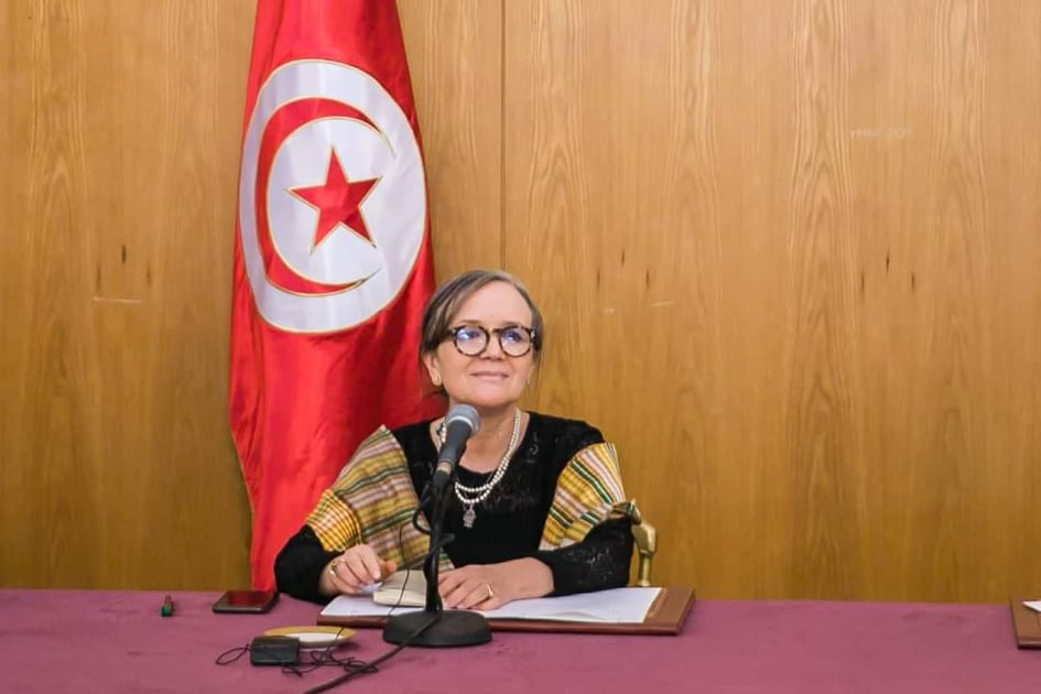 Najla Bouden supervise le démarrage de la saision de récolte céréalière à Siliana