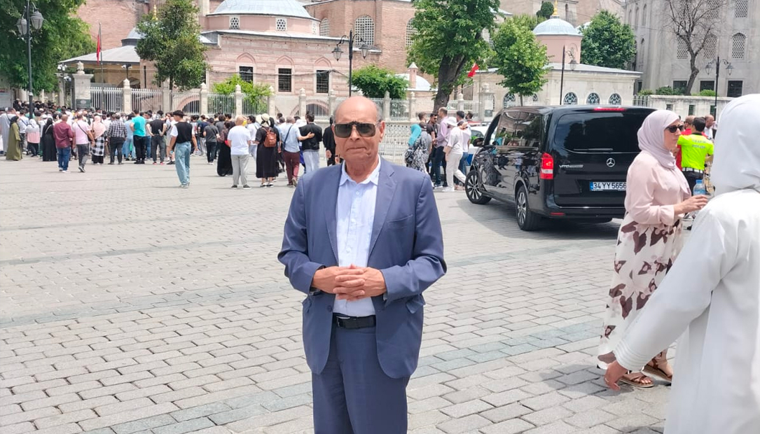 Marzouki prie la prière du Vendredi à la mosquée Sainte-Sophie en Turquie (Photos)