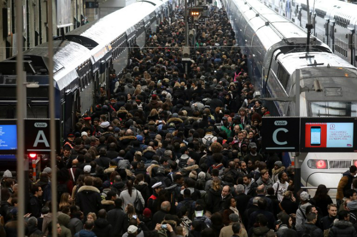 France : La grève générale de la SNCF frappe là où ça fait mal