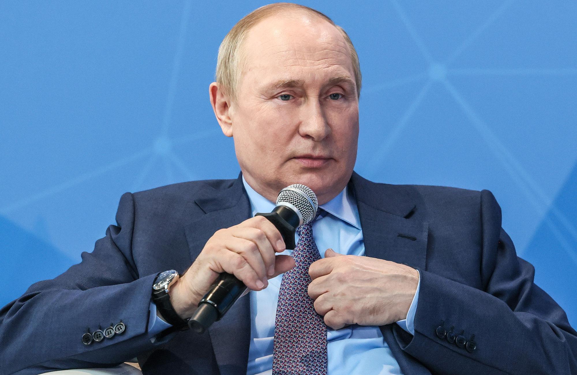 Poutine le dit haut et fort : il colonisera l’Ukraine, Macron acquiesce et Biden disparaît