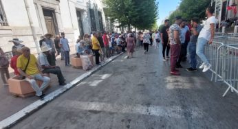 Les sympathisants du PDL se rassemblent devant le siège du gouvernorat de Tunis [Photos]