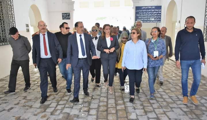 Scandale : le gouvernorat et les municipalités du grand de Tunis recourent aux chasseurs pour abattre les chiens errants