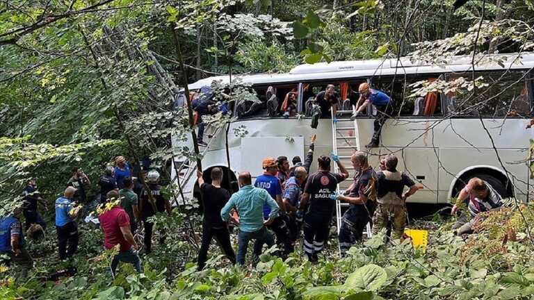 Turquie : Un mort et des dizaines de blessés dans l’accident d’un bus touristique