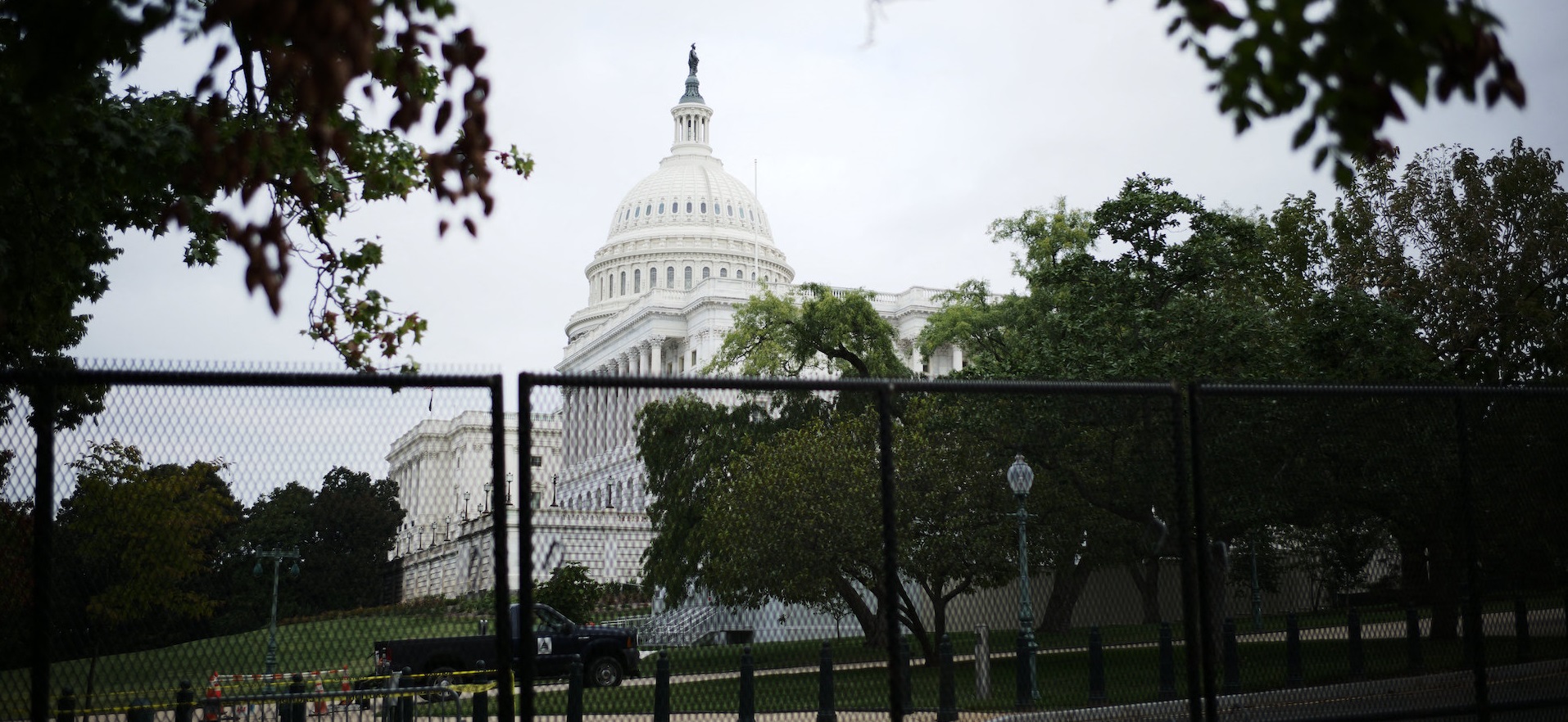 USA : Un homme fonce dans un barrage devant le Capitole avant de se donner la mort